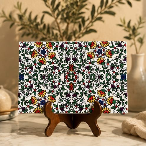 Tatreez decorative tile with floral pattern