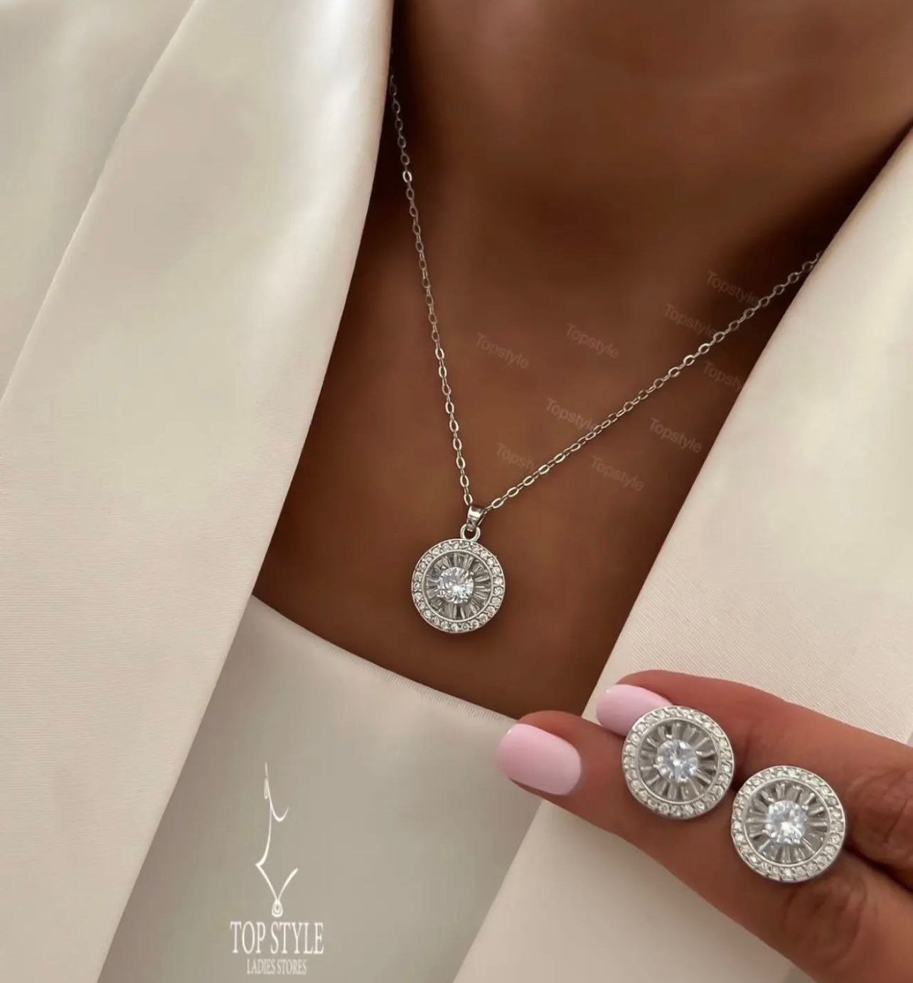 Rosette pendant necklace and earring set